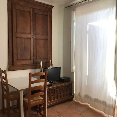 Location Studio Place Du Marche 4Eme Etage Bastia  Luaran gambar