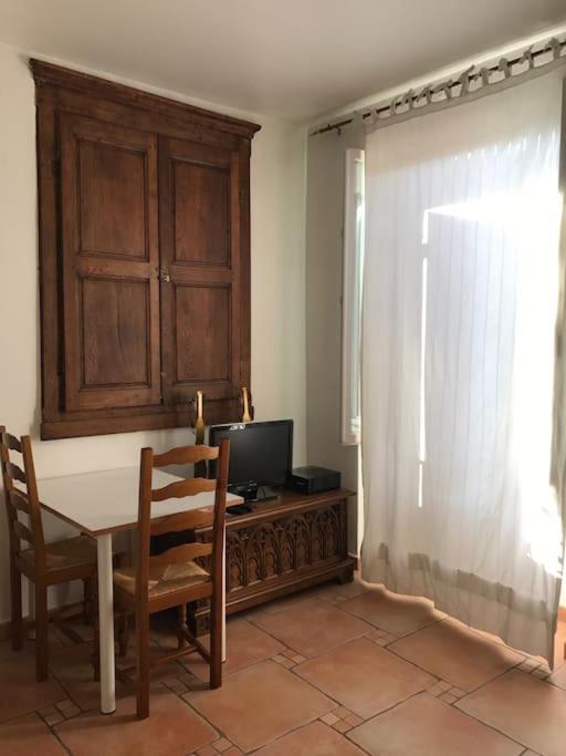 Location Studio Place Du Marche 4Eme Etage Bastia  Luaran gambar