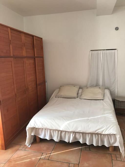 Location Studio Place Du Marche 4Eme Etage Bastia  Luaran gambar